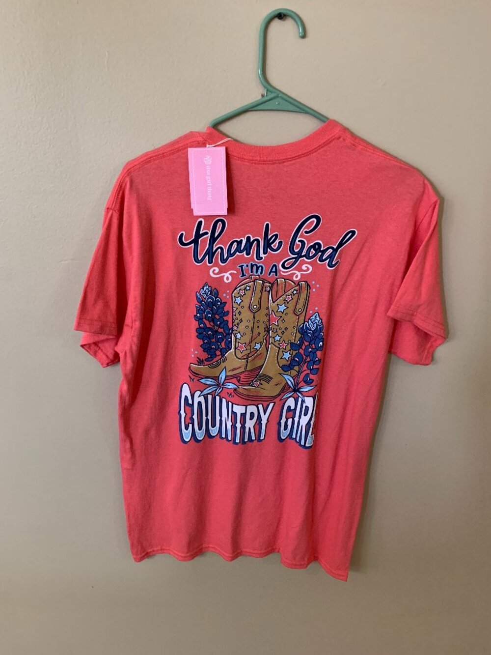 ITSA GIRL THING TEE SHIRT SIZE MD  NWT